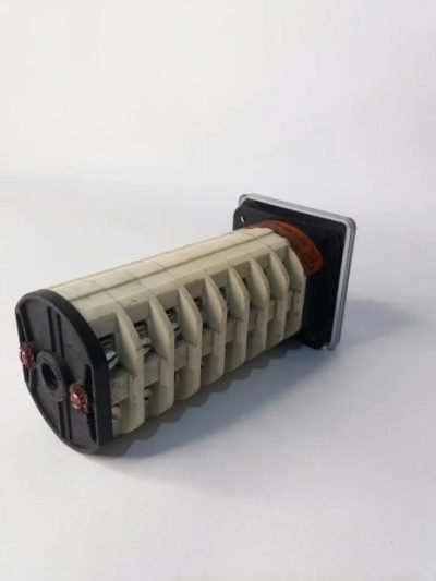 CHAVE REVERSORA SEMITRANS U8/16E+FS 8 POLOS 660V - Imagem 3